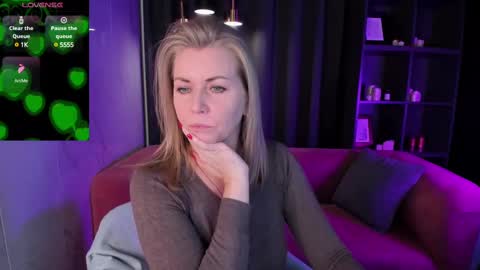Snapshot of annielight chatting on February 2025 05:52:01 AM Annie online show from February 2025 05:52:01 AM