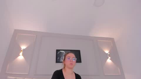 Annie online show from January 2025 05:55:01 PM