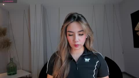 Annie Monroe online show from February 2026 11:48:02 AM