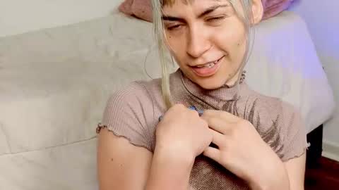 annietinky online show from September 2025 01:49:01 AM