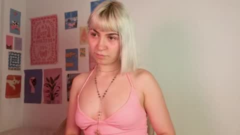 Snapshot of annietinky chatting on May 2026 02:06:02 AM annietinky online show from May 2026 02:06:02 AM