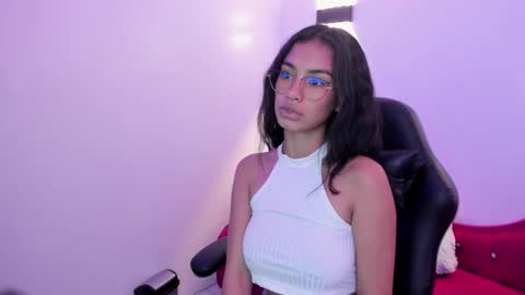 Annie Evans  online show from January 2025 05:30:02 PM