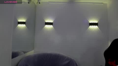 Annie Evans  online show from September 2025 02:19:01 PM