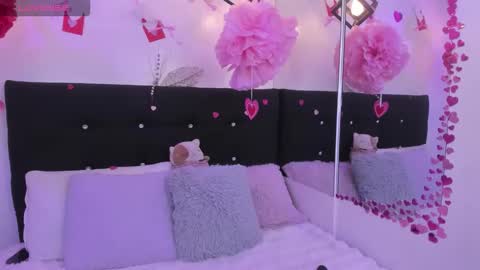 Annie Evans  online show from March 2026 04:03:01 PM