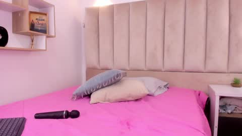 Annie Queen online show from December 2024 08:56:01 AM