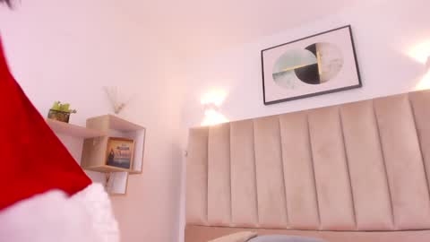 Annie Queen online show from December 2024 03:25:01 AM