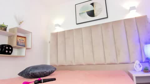 Annie Queen online show from September 2025 03:06:02 AM