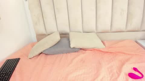 Annie Queen online show from October 2025 02:53:01 AM