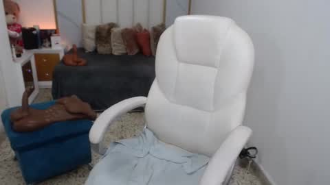 Snapshot of annita_cooper_ chatting on January 2025 10:31:01 PM anna online show from January 2025 10:31:01 PM