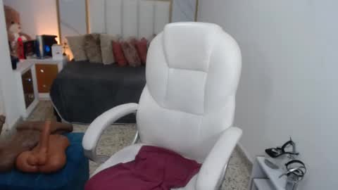 Snapshot of annita_cooper_ chatting on February 2025 06:51:01 PM anna online show from February 2025 06:51:01 PM