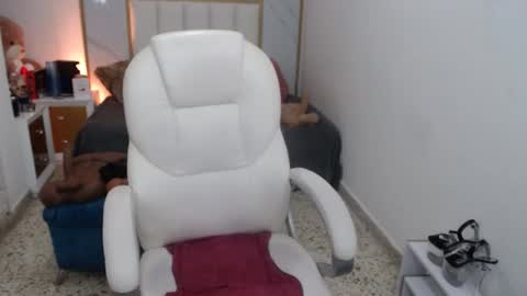 Snapshot of annita_cooper_ chatting on March 2025 04:17:01 PM anna online show from March 2025 04:17:01 PM