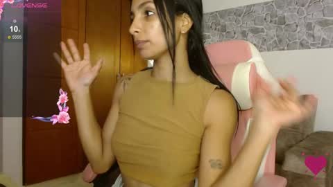 AnnaS online show from September 2025 03:17:01 PM