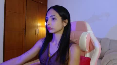 AnnaS online show from December 2025 04:30:02 AM