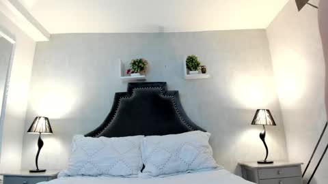 Anntonia Woods  online show from December 2024 12:51:02 PM