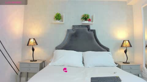 Anntonia Woods  online show from December 2024 01:21:01 PM