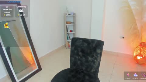 Anntonia Woods  online show from February 2025 03:51:02 PM