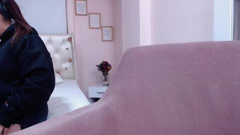 Snapshot of anny_louis chatting on December 2024 08:59:01 AM ANNY LOUIS online show from December 2024 08:59:01 AM