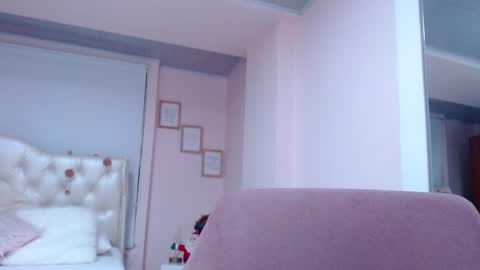 Snapshot of anny_louis chatting on December 2024 02:08:02 AM ANNY LOUIS online show from December 2024 02:08:02 AM