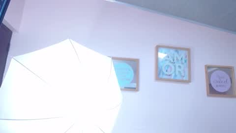Snapshot of anny_louis chatting on February 2025 02:19:01 AM ANNY LOUIS online show from February 2025 02:19:01 AM