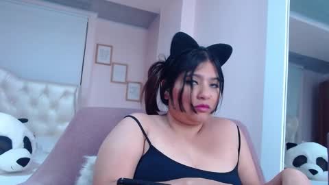 Snapshot of anny_louis chatting on February 2025 07:23:01 AM ANNY LOUIS online show from February 2025 07:23:01 AM