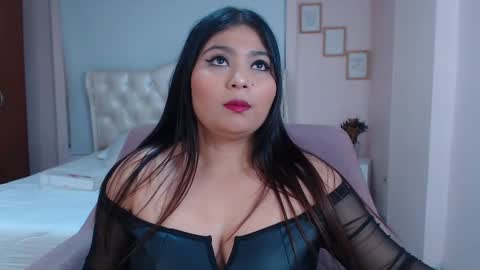 Snapshot of anny_louis chatting on February 2025 02:07:02 AM ANNY LOUIS online show from February 2025 02:07:02 AM
