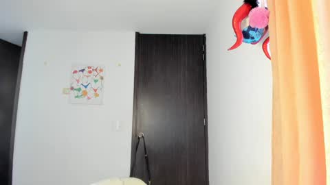 Snapshot of anny_lust chatting on December 2024 06:33:01 PM Issabela online show from December 2024 06:33:01 PM