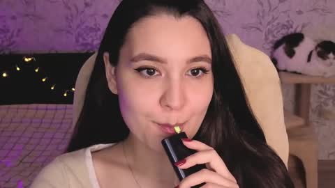 Snapshot of anny_shine chatting on May 2026 10:40:01 PM Annie online show from May 2026 10:40:01 PM