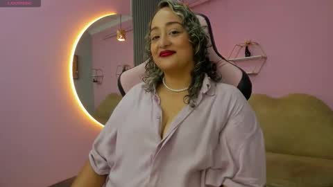 Snapshot of anny_woman chatting on October 2025 06:52:02 PM Anny online show from October 2025 06:52:02 PM