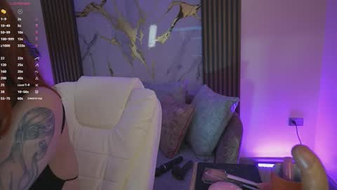 Snapshot of annybuny chatting on September 2025 11:44:02 AM Ana online show from September 2025 11:44:02 AM