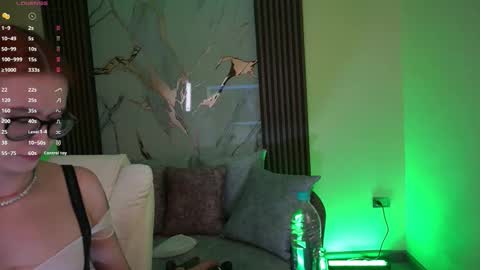 Ana online show from September 2025 12:43:02 PM