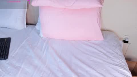 Snapshot of annye01 chatting on October 2025 01:45:02 PM A N N Y E  online show from October 2025 01:45:02 PM