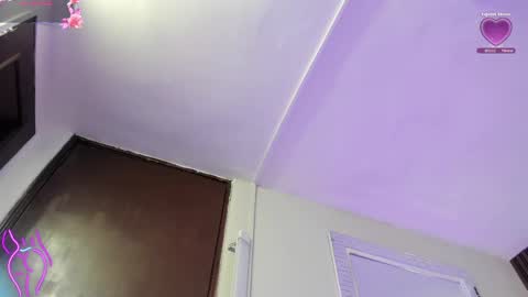 Anny online show from April 2026 07:58:01 PM