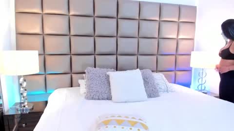    online show from February 2025 10:25:01 PM