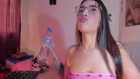 Annyluna online show from October 2025 07:58:02 PM