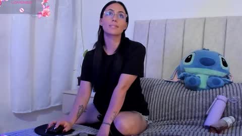 Anny online show from November 2025 10:32:01 PM