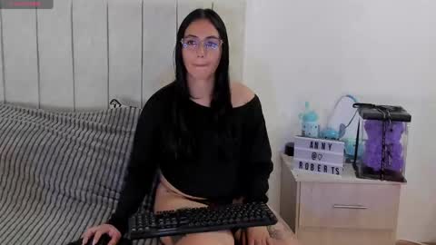 Snapshot of annyroberts_89 chatting on May 2026 07:54:02 PM Anny online show from May 2026 07:54:02 PM
