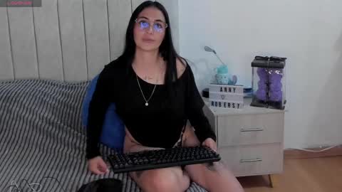 Snapshot of annyroberts_89 chatting on May 2026 09:13:01 PM Anny online show from May 2026 09:13:01 PM