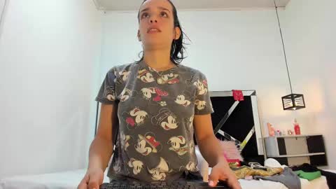 Snapshot of annyrosee chatting on February 2025 08:10:01 PM Anny online show from February 2025 08:10:01 PM