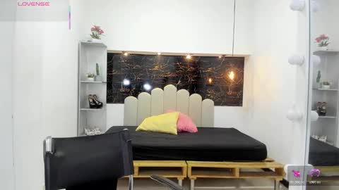 Snapshot of annyrosee chatting on October 2025 07:49:01 PM Anny online show from October 2025 07:49:01 PM