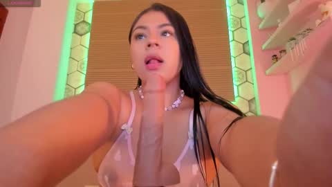 Gaby online show from November 2025 10:40:02 AM