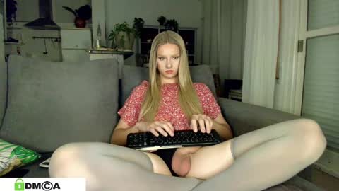 Sexy Ladybug online show from February 2025 11:00:02 AM