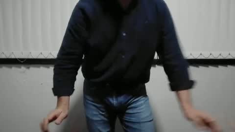 Snapshot of antarctic_male33 chatting on January 2025 06:35:02 AM antarctic male online show from January 2025 06:35:02 AM