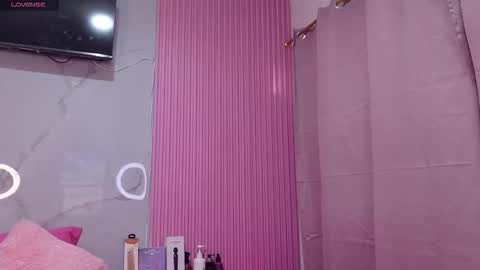 Snapshot of anthonela19_ chatting on February 2026 01:48:02 PM anthonela19_ online show from February 2026 01:48:02 PM