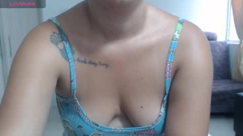 Anthonela Queen online show from November 2025 12:29:02 PM