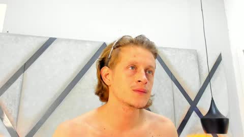 Anthonny Vegas online show from April 2026 03:04:02 AM