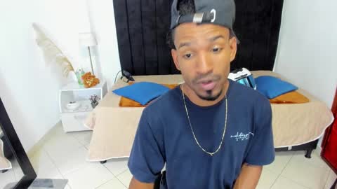Snapshot of anthoy_wayans chatting on February 2025 12:30:01 AM       online show from February 2025 12:30:01 AM