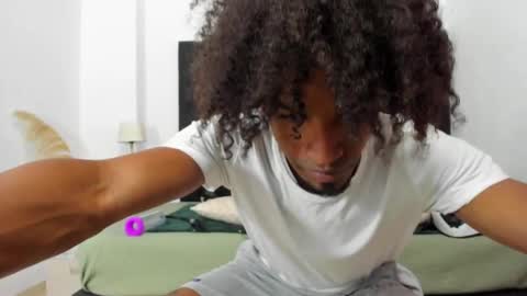 Snapshot of anthoy_wayans chatting on March 2025 12:39:02 AM       online show from March 2025 12:39:02 AM