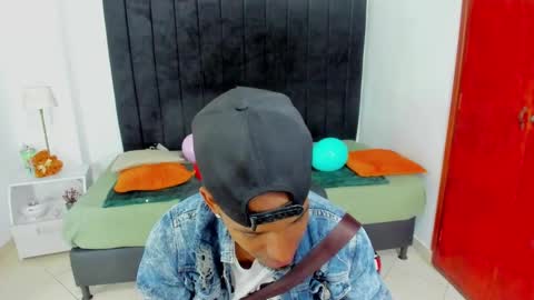 Snapshot of anthoy_wayans chatting on March 2025 12:00:02 AM       online show from March 2025 12:00:02 AM