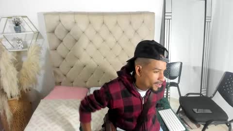 Snapshot of anthoy_wayans chatting on September 2025 02:05:02 AM       online show from September 2025 02:05:02 AM
