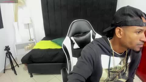       online show from December 2025 12:16:02 AM